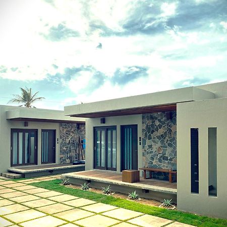 The Grey Inn Sarog Bagian luar foto