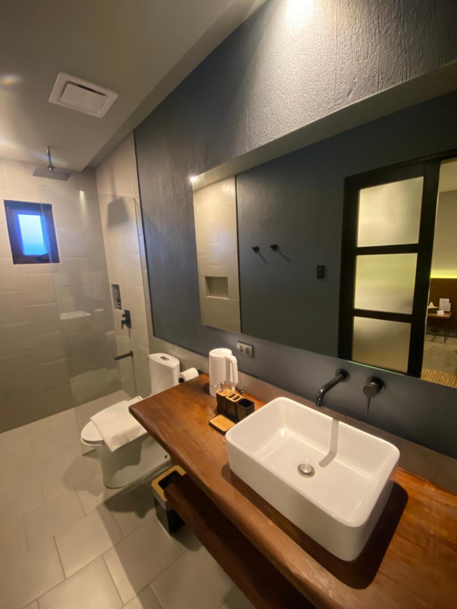 The Grey Inn Sarog Bagian luar foto